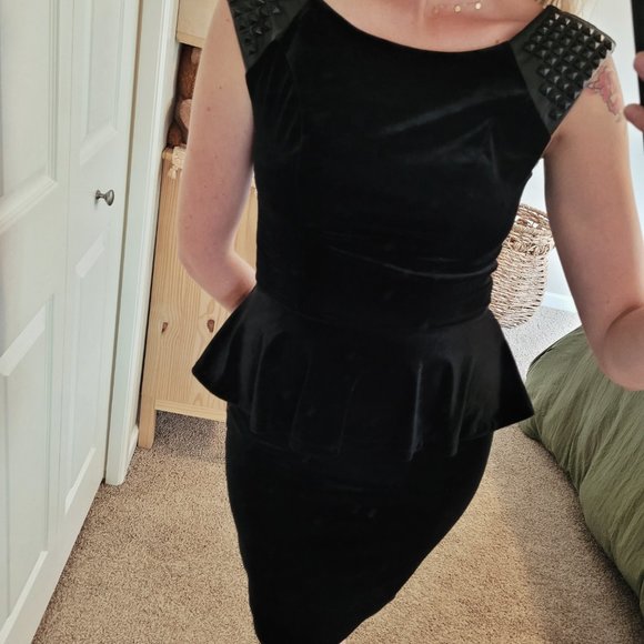 Guess Black Velvet Peplum dress - Picture 6 of 7